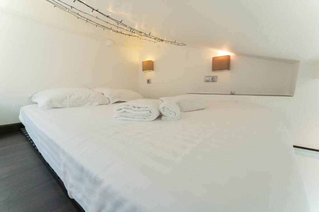 Appartement Sk Joli Studio, Le Port, Clim, Tramway, Wifi 17 Bonaparte *